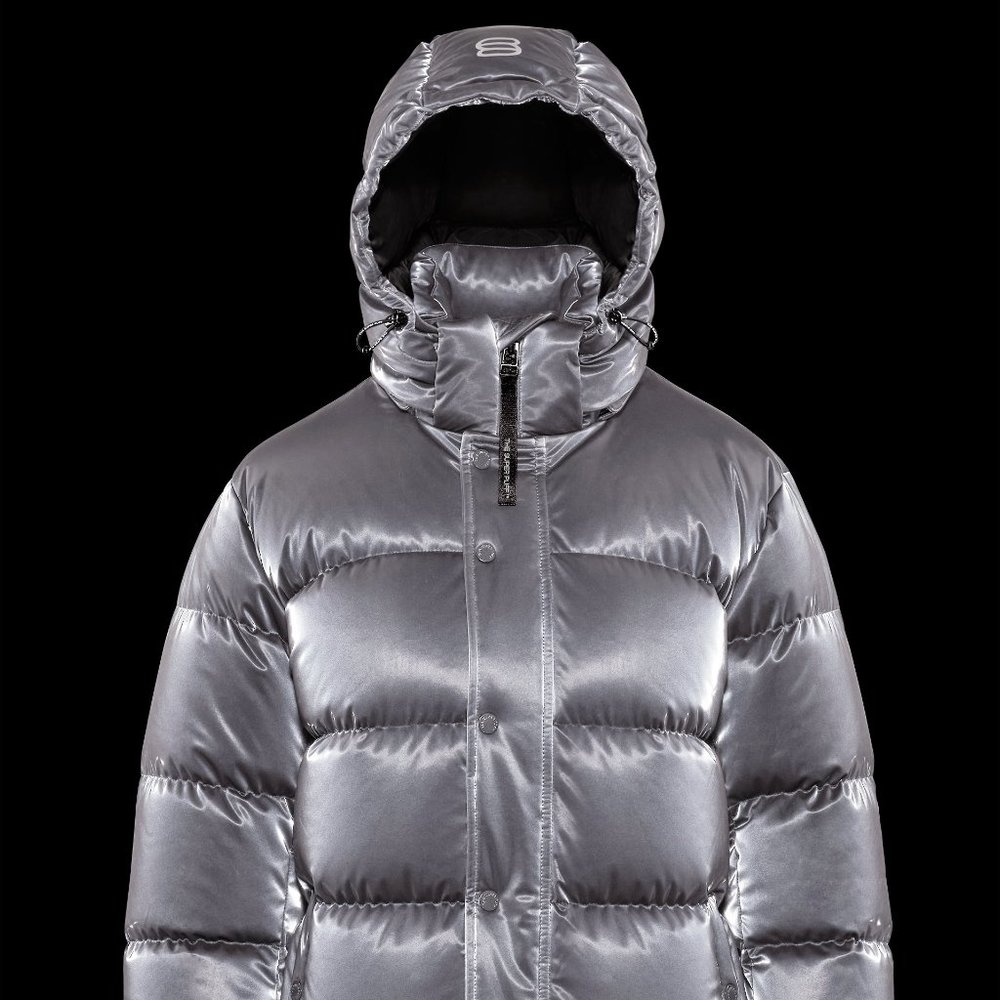 Aritzia Super World™ Super Puff in silver liquid shine (XS)